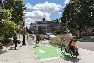 Photograph of a multimodal street section in Ann Arbor, Michigan