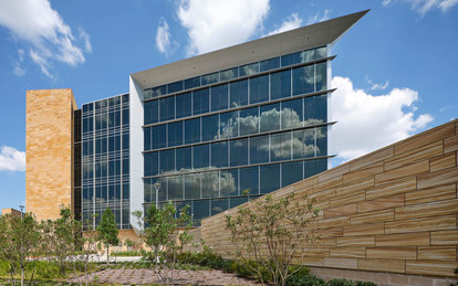 Independent Financial Headquarters Exterior Workplace Office Architecture SmithGroup Dallas McKinney 